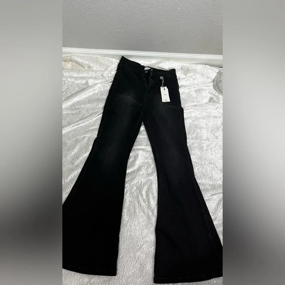 Forever 21 Premium Black Denim high waisted flair bell bottom size 27 - Picture 8 of 8